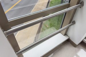 Tout savoir sur les garde-corps pour fenêtre : sécurité et design